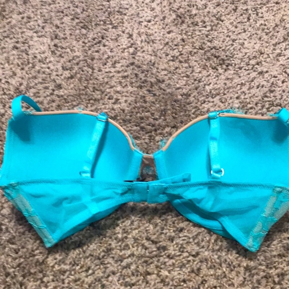 NWOT Victoria’s Secret Very Sexy Push-up Bra 32D - Picture 3 of 3